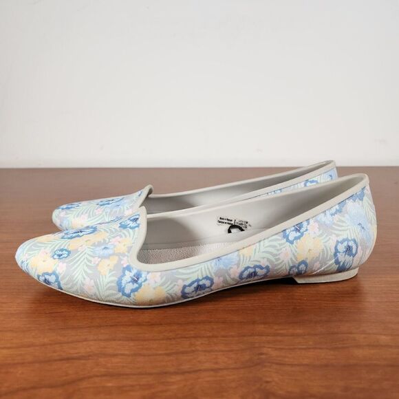 Crocs Comfort Eve Graphic Pastel Florals Slip On Women's Size 8 Flat 204198 - Picture 1 of 11